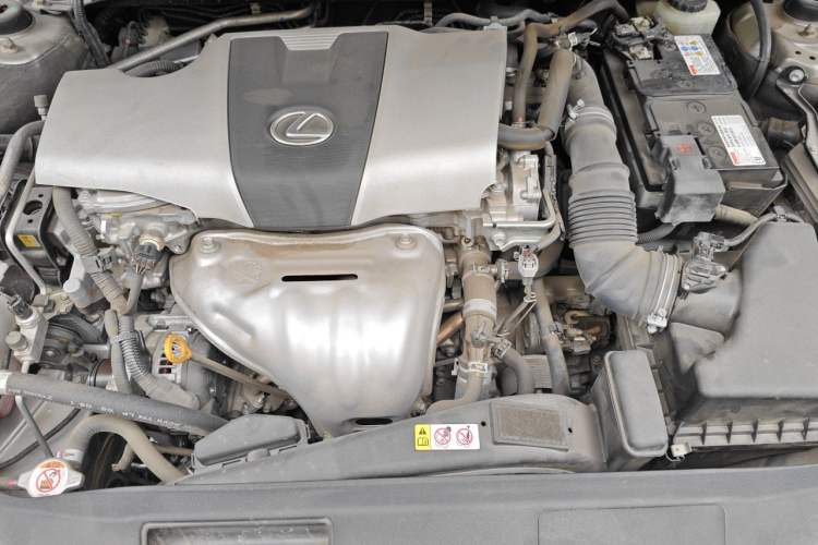 Used Lexus ES 2018 200 Excellence Edition China V Standard Engine Bay