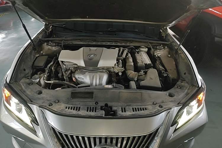 Used Lexus ES 2018 200 Luxury Edition China V Standard Engine Bay