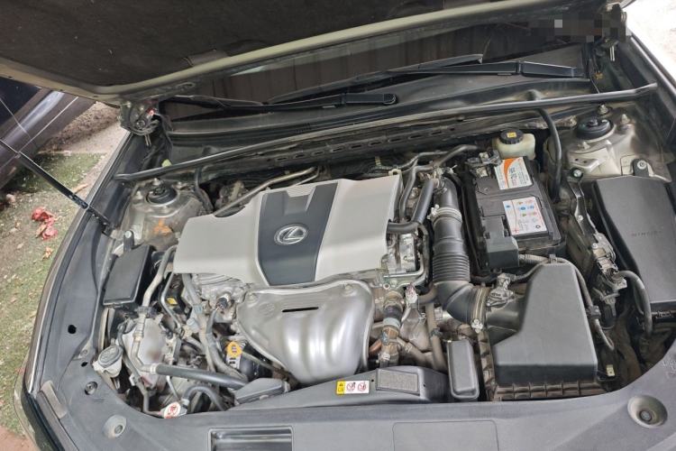 Used Lexus ES 2018 200 Luxury Edition China V Standard Engine Bay