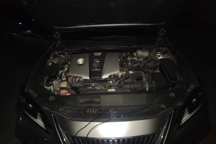 Used Lexus ES 2018 300h Premier Edition China V Standard Engine Bay