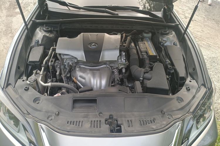 Used Lexus ES 2018 200 Excellence Edition China V Standard Engine Bay
