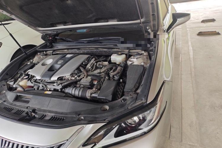 Used Lexus ES 2018 300h Premier Edition China V Standard Engine Bay Left