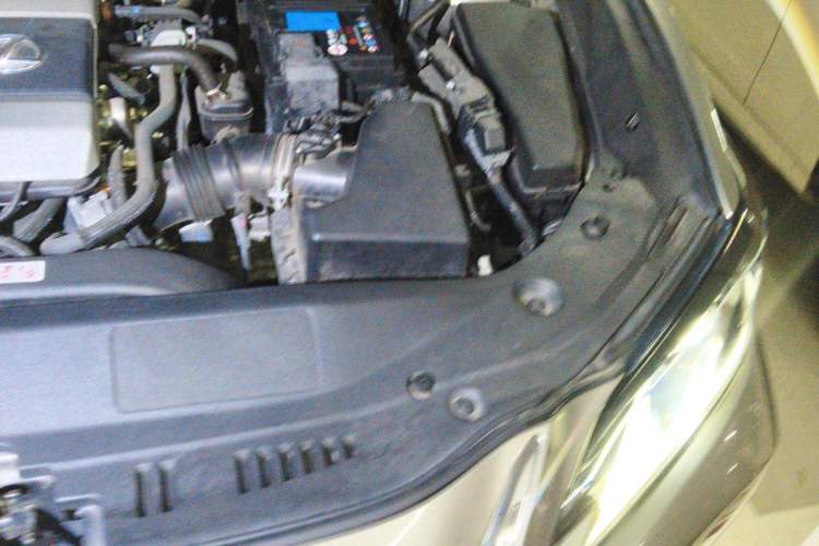 Used Lexus ES 2018 200 Excellence Edition China VI Standard Engine Bay Left