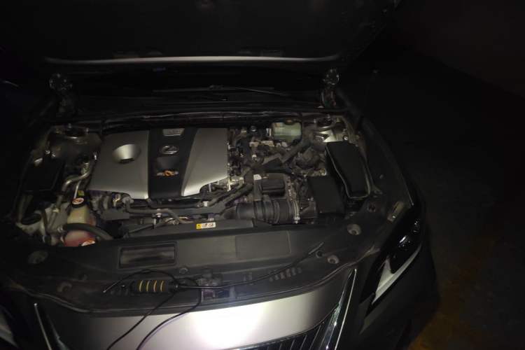 Used Lexus ES 2018 300h Premier Edition China V Standard Engine Bay Left