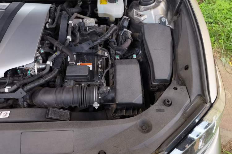 Used Lexus ES 2018 300h Premier Edition China VI Standard Engine Bay Left