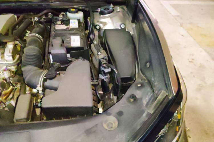 Used Lexus ES 2018 200 Excellence Edition China V Standard Engine Bay Left