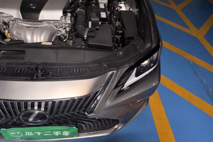 Used Lexus ES 2018 200 Excellence Edition China VI Standard Engine Bay Left