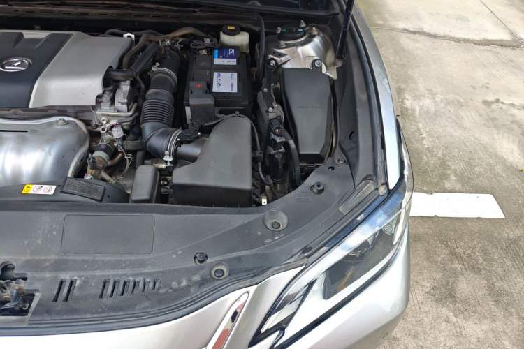 Used Lexus ES 2018 200 Excellence Edition China V Standard Engine Bay Left