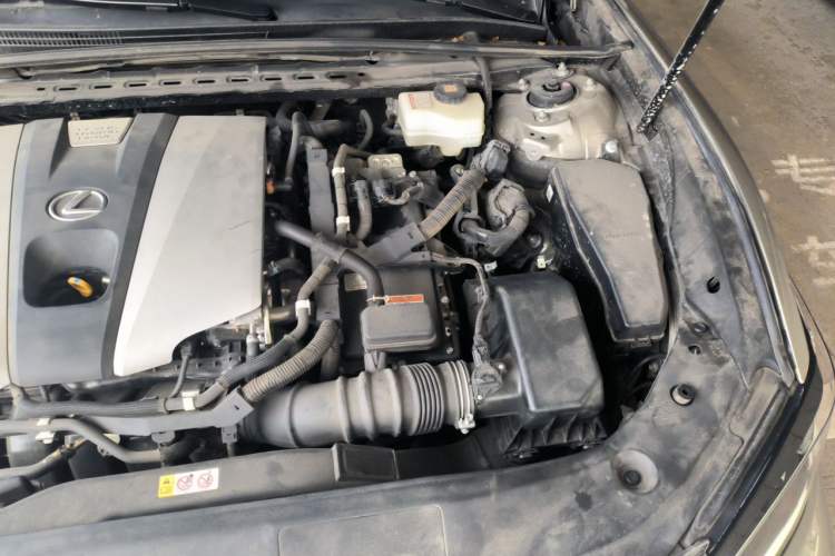 Used Lexus ES 2018 300h Premier Edition China VI Standard Engine Bay Left