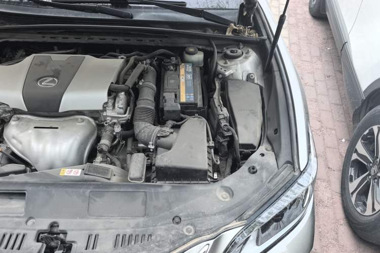 Used Lexus ES 2018 200 Excellence Edition China V Standard Engine Bay Left