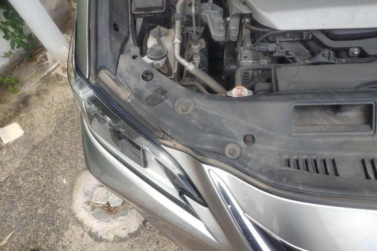 Used Lexus ES 2018 200 Excellence Edition China VI Standard Engine Bay Right