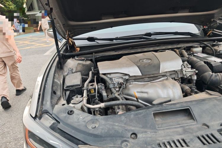 Used Lexus ES 2018 200 Excellence Edition China V Standard Engine Bay Right
