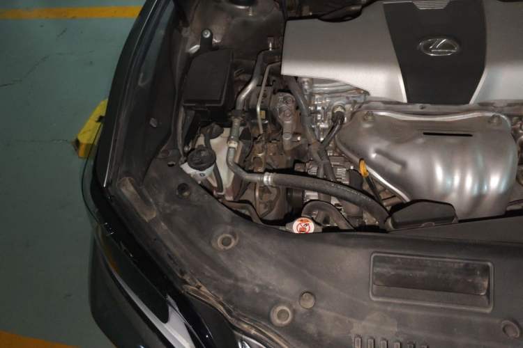 Used Lexus ES 2018 200 Excellence Edition China VI Standard Engine Bay Right
