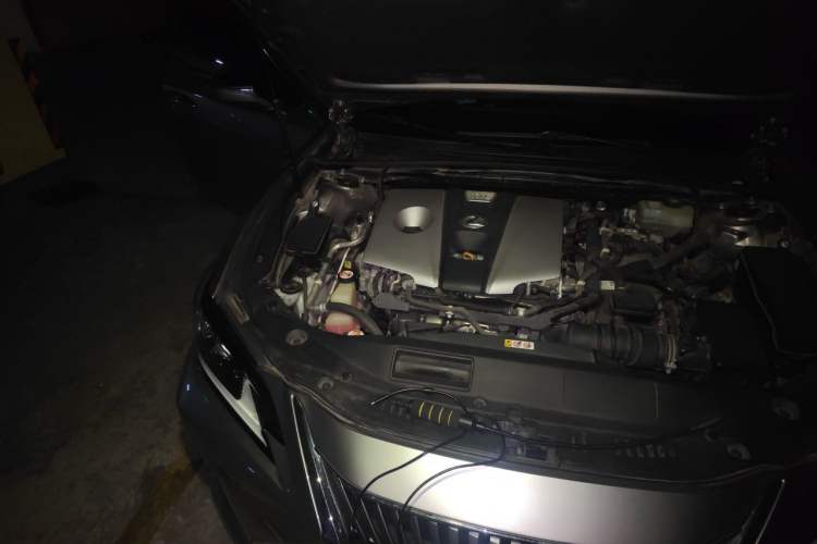 Used Lexus ES 2018 300h Premier Edition China V Standard Engine Bay Right