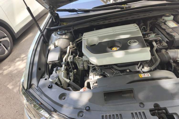 Used Lexus ES 2018 200 Excellence Edition China VI Standard Engine Bay Right