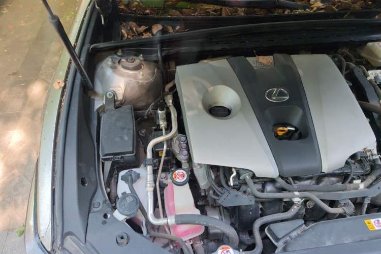 Used Lexus ES 2018 300h Premier Edition China V Standard Engine Bay Right