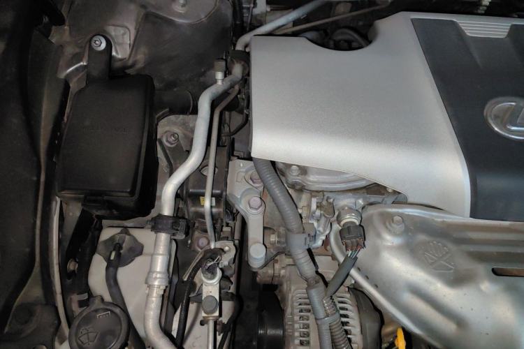 Used Lexus ES 2018 200 Excellence Edition China VI Standard Engine Bay Right