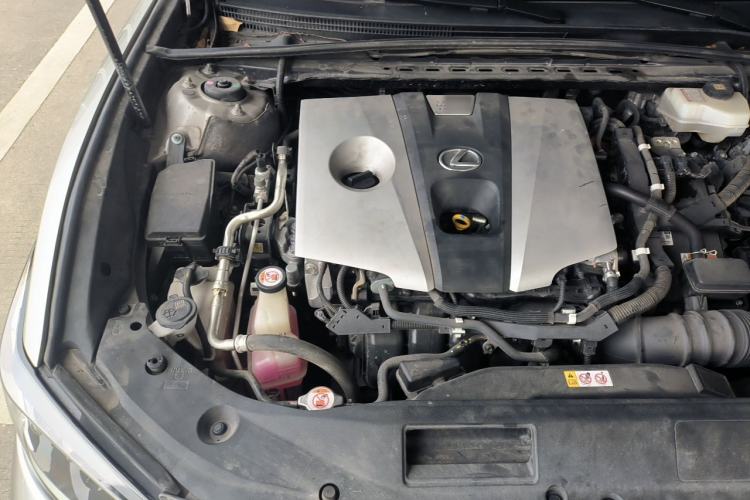 Used Lexus ES 2018 300h Premier Edition China VI Standard Engine Bay Right