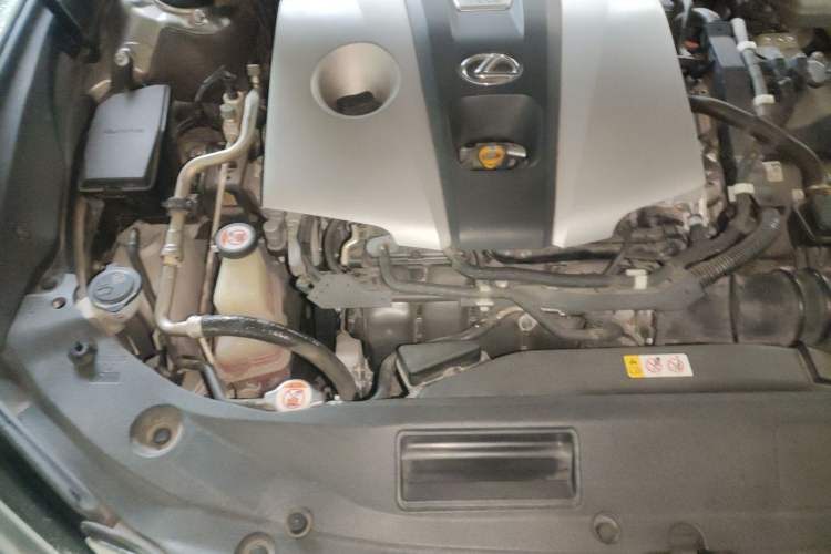 Used Lexus ES 2018 300h Premier Edition China V Standard Engine Bay Right