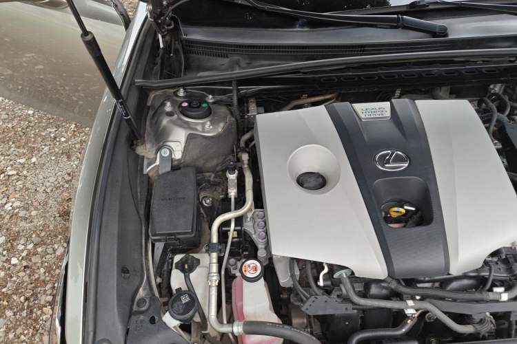 Used Lexus ES 2018 300h Premier Edition China VI Standard Engine Bay Right