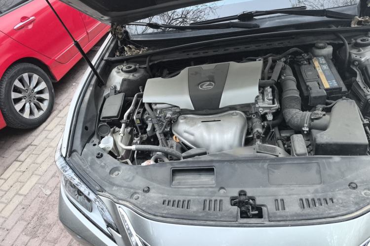 Used Lexus ES 2018 200 Excellence Edition China V Standard Engine Bay Right