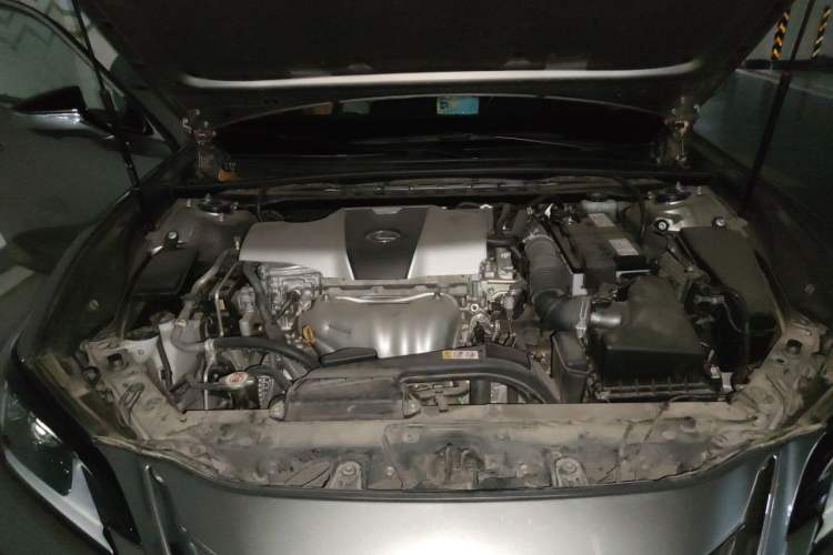 Used Lexus ES 2018 200 Luxury Edition China V Standard Engine Bay