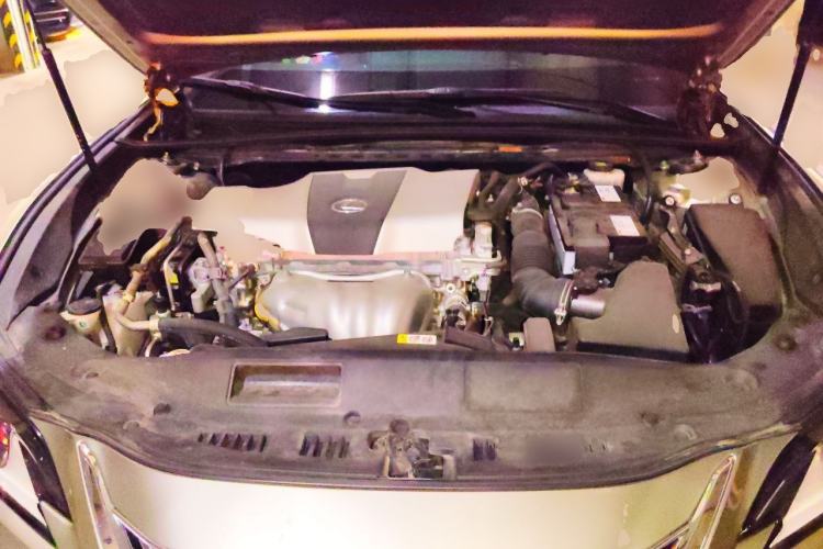 Used Lexus ES 2018 200 Excellence Edition China V Standard Engine Bay