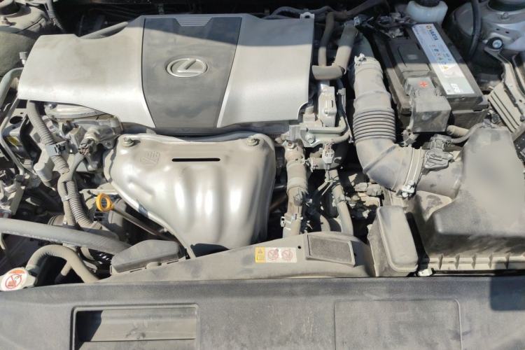 Used Lexus ES 2018 200 Excellence Edition China V Standard Engine Bay