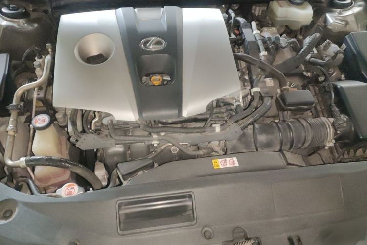 Used Lexus ES 2018 300h Premier Edition China V Standard Engine Bay
