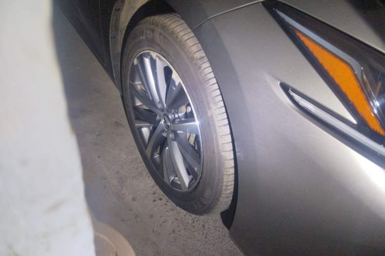 Used Lexus ES 2018 200 Excellence Edition China VI Standard Exterior 1
