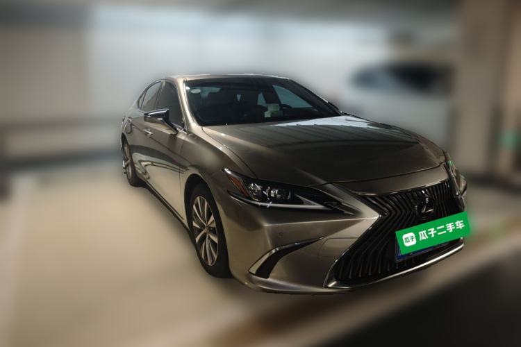 Used Lexus ES 2018 300h Premier Edition China V Standard Exterior 2