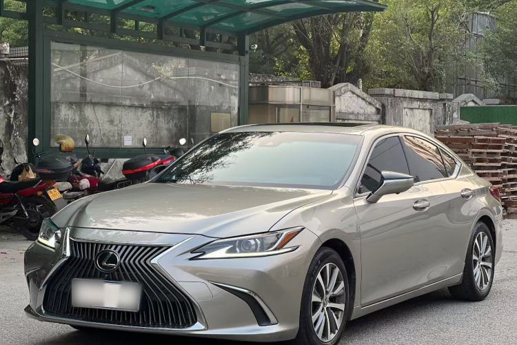 Used Lexus ES 2018 200 Excellence Edition China V Standard Exterior 3