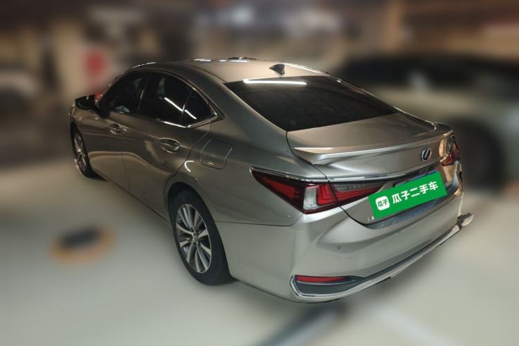 Used Lexus ES 2018 300h Premier Edition China V Standard Exterior 3