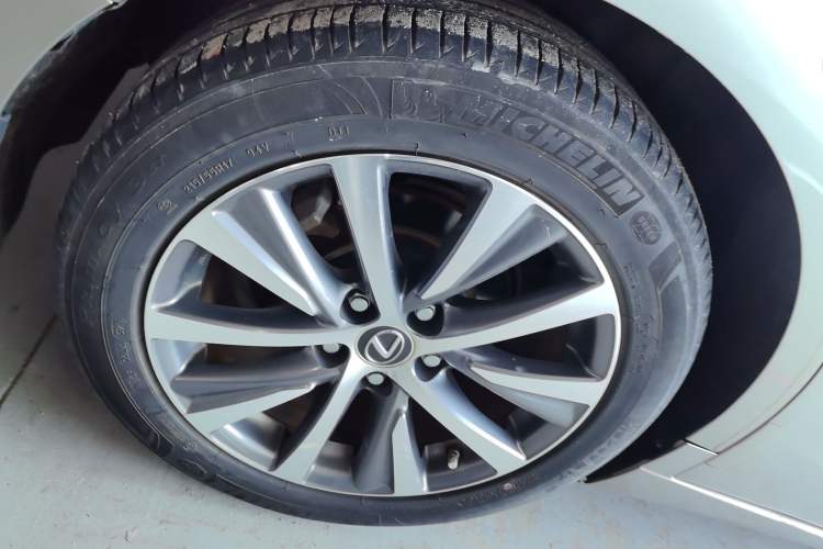 Used Lexus ES 2018 200 Luxury Edition China V Standard Exterior 3