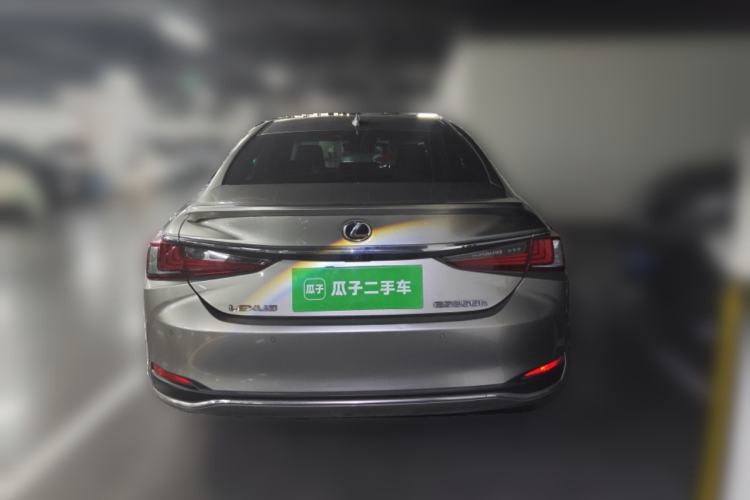 Used Lexus ES 2018 300h Premier Edition China V Standard Exterior 4