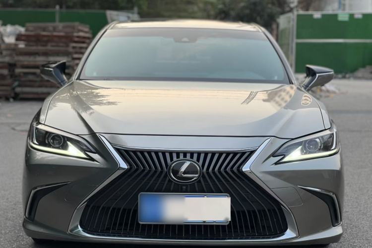 Used Lexus ES 2018 200 Excellence Edition China V Standard Exterior 4