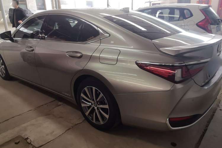 Used Lexus ES 2018 300h Premier Edition China V Standard Exterior 5