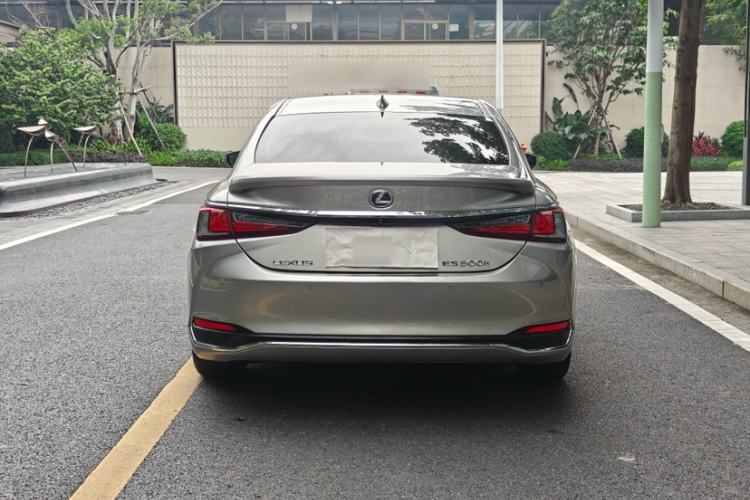 Used Lexus ES 2018 300h Premier Edition China VI Standard Exterior 6