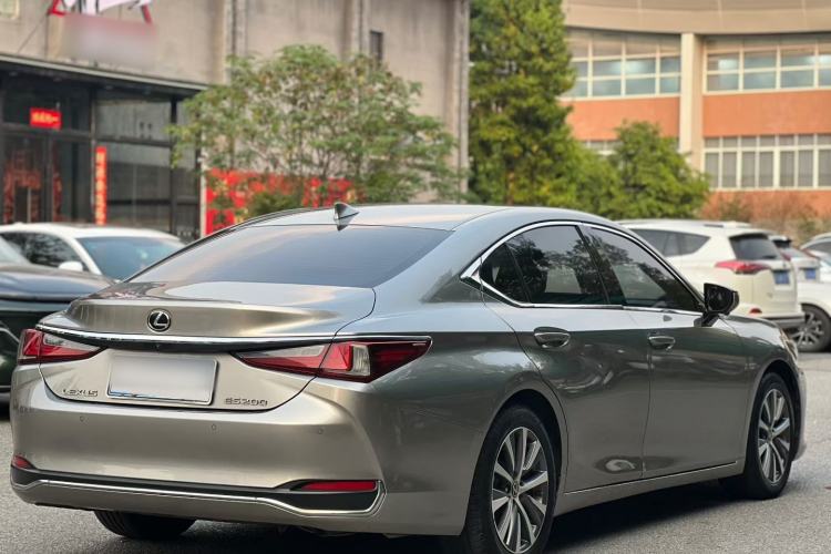 Used Lexus ES 2018 200 Excellence Edition China V Standard Exterior 6