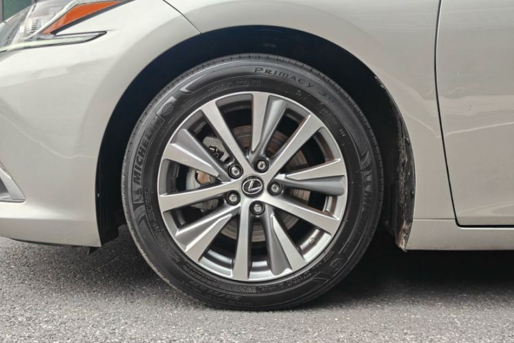 Used Lexus ES 2018 300h Premier Edition China VI Standard Exterior 6