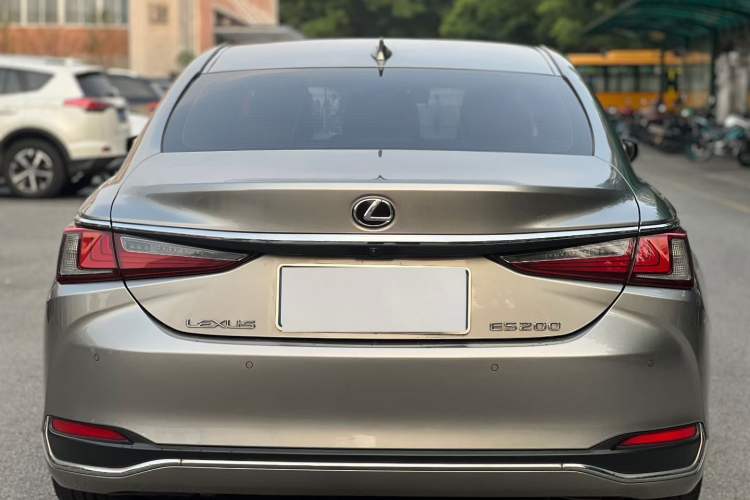 Used Lexus ES 2018 200 Excellence Edition China V Standard Exterior 7