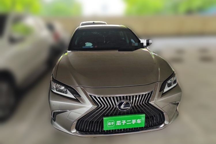 Used Lexus ES 2018 300h Premier Edition China V Standard Front
