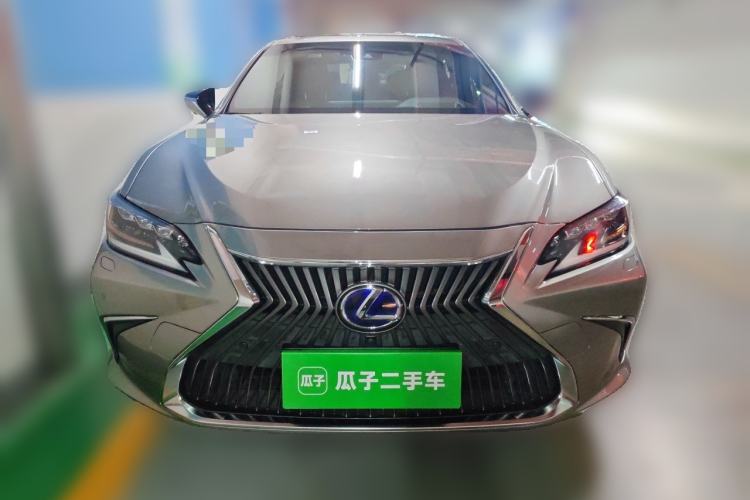 Used Lexus ES 2018 300h Executive Version China V Standard Front