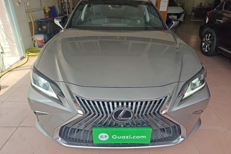 Used Lexus ES 2018 260 Excellence Edition China VI Standard Front