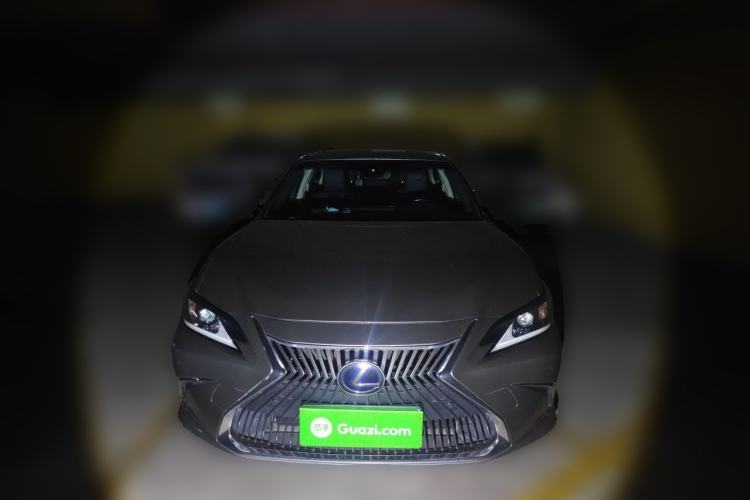 Used Lexus ES 2018 300h Premier Edition China V Standard Front