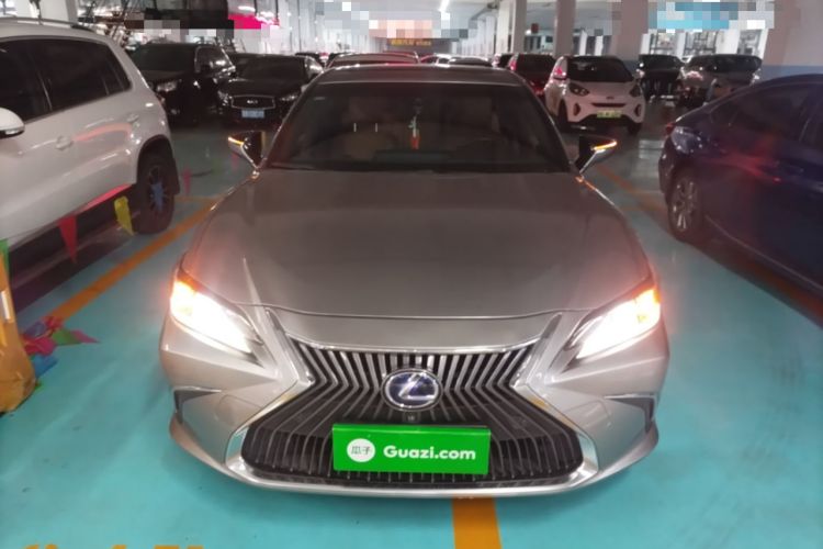 Used Lexus ES 2018 300h Premier Edition China V Standard Front