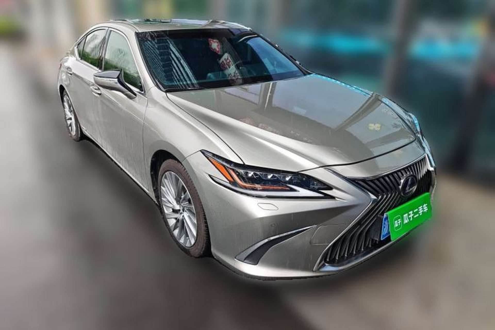 Used Lexus ES 2018 300h Executive Version China V Standard Front Right 45 Deg