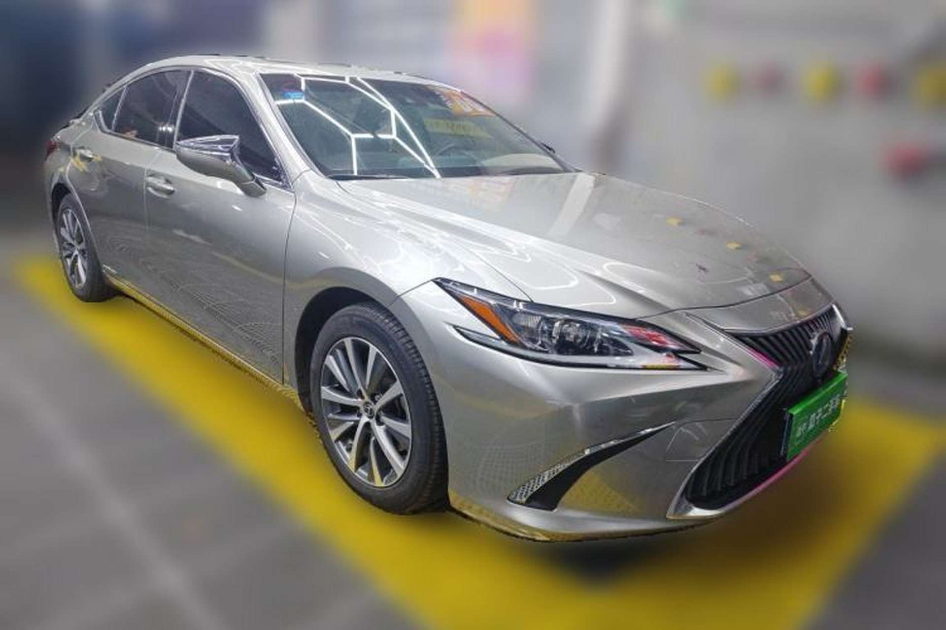 Used Lexus ES 2018 300h Premier Edition China VI Standard Front Right 45 Deg