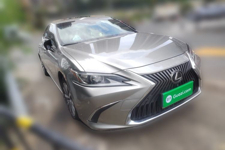 Used Lexus ES 2018 200 Excellence Edition China VI Standard Front Right 45 Deg
