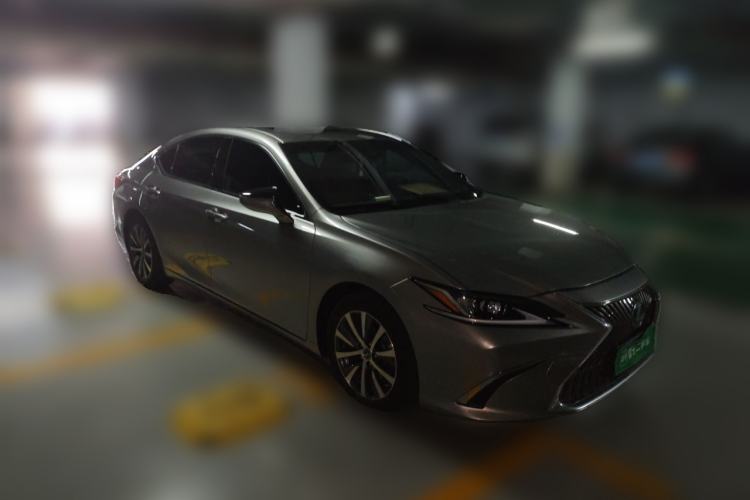 Used Lexus ES 2018 200 Excellence Edition China VI Standard Front Right 45 Deg